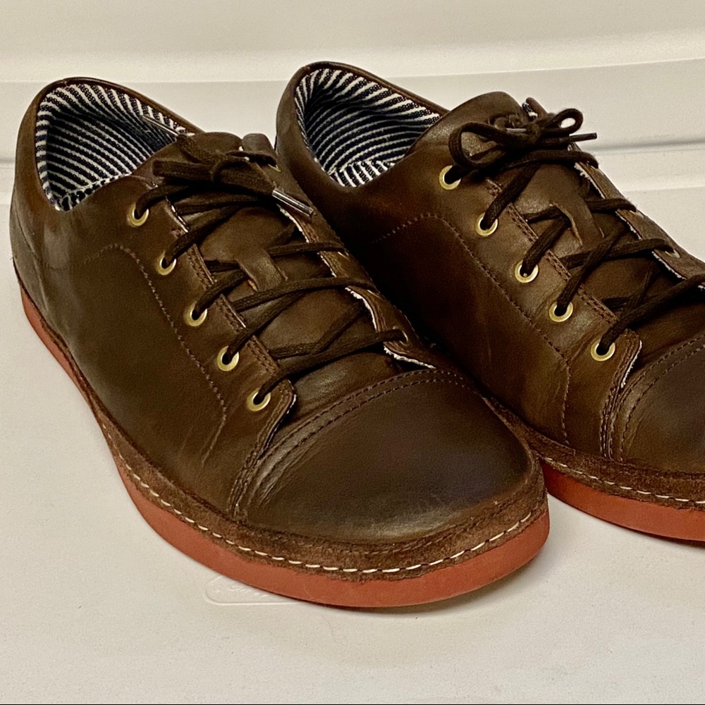 Funk you UGG! Cool men’s sneakers (US 12).